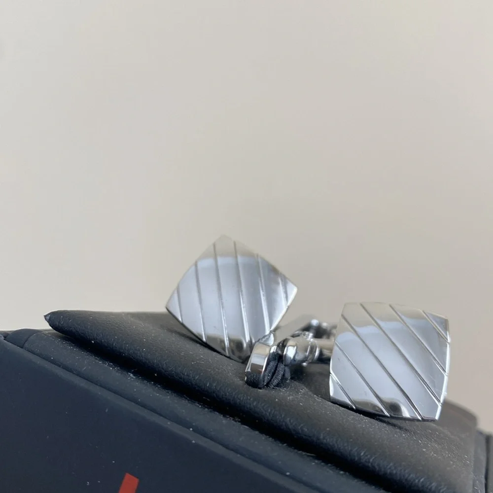 Línea Uomo Silver Cufflinks n Tie Clip Set